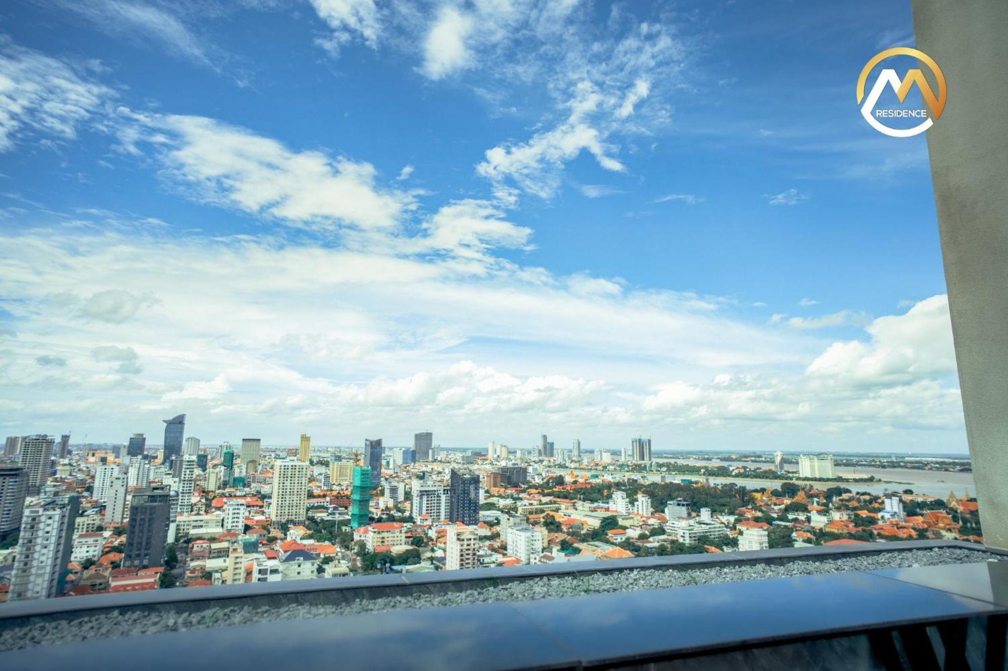 Infinity Pool Hotel Phnom Penh Down To 24 Usd In M Residence Екстериор снимка