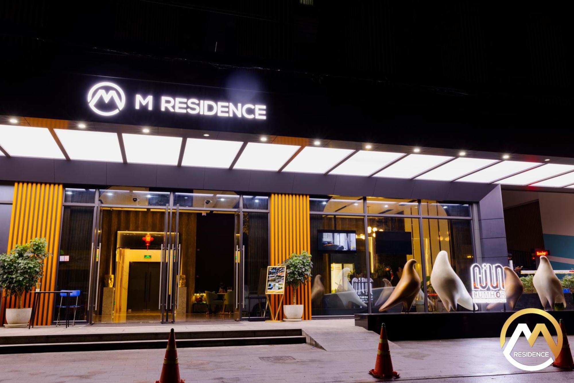 Infinity Pool Hotel Phnom Penh Down To 24 Usd In M Residence Екстериор снимка