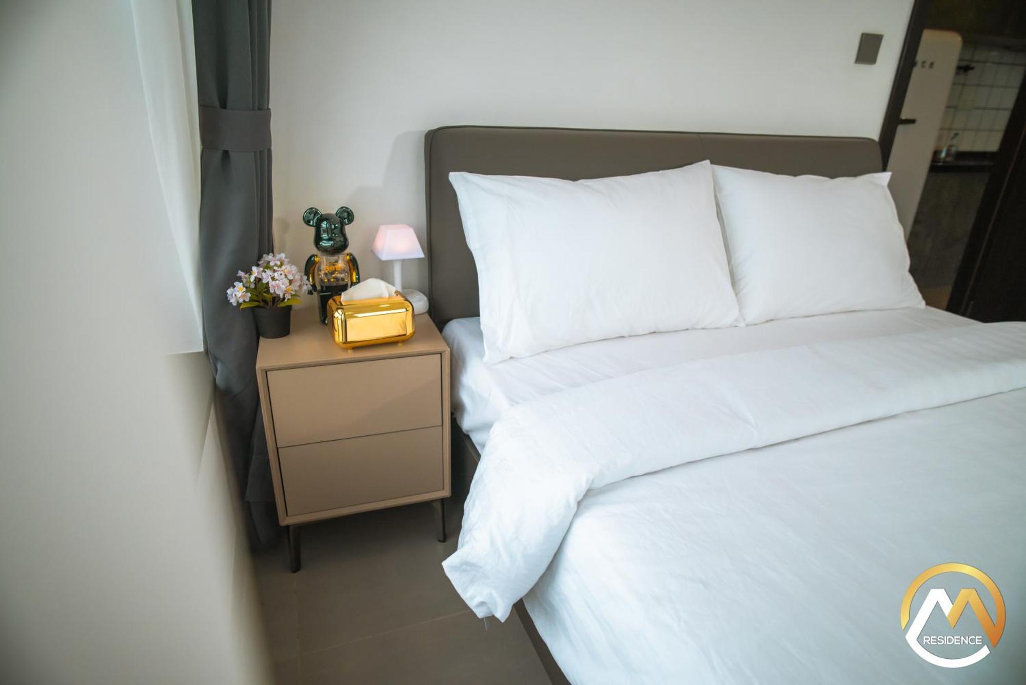 Infinity Pool Hotel Phnom Penh Down To 24 Usd In M Residence Екстериор снимка