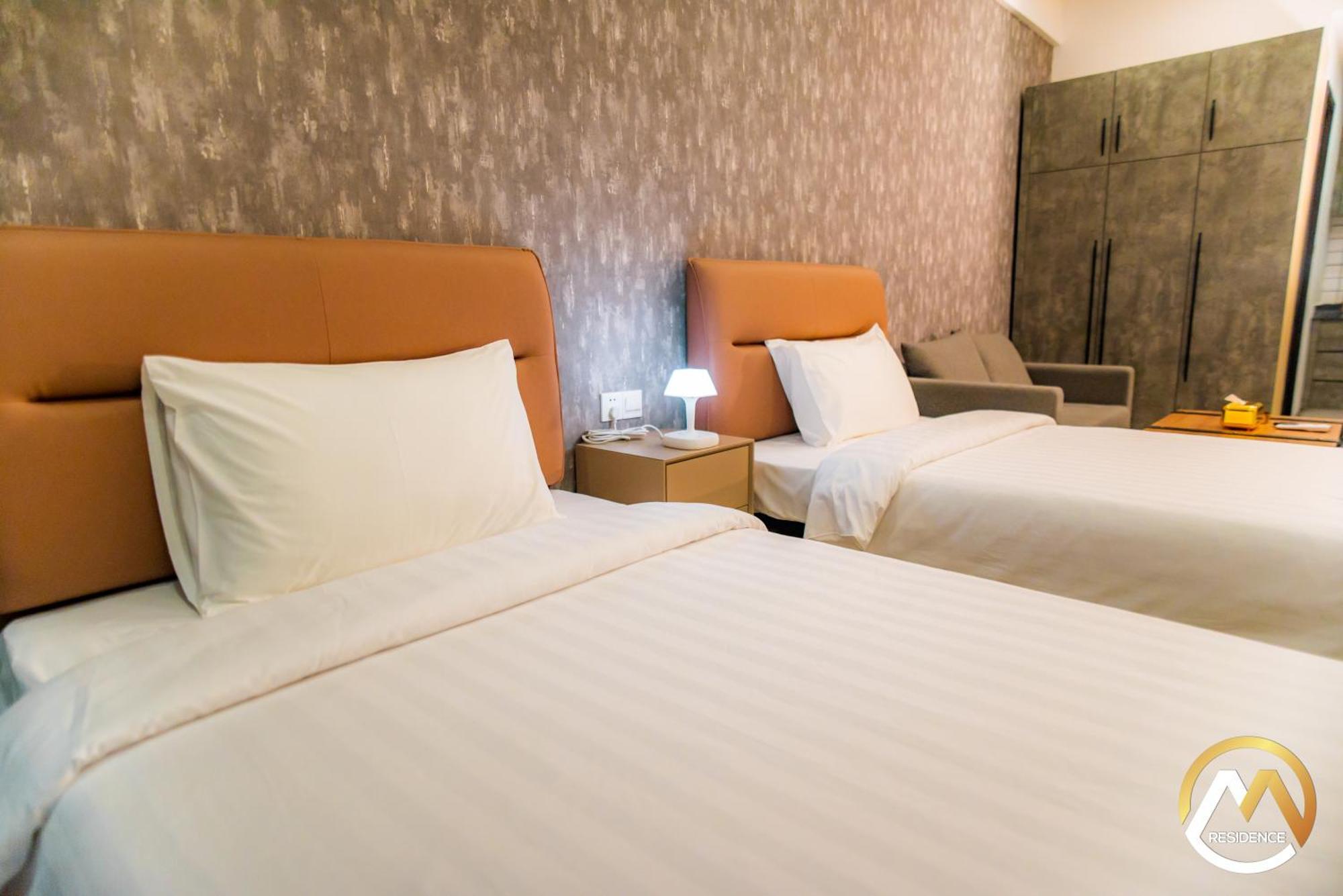 Infinity Pool Hotel Phnom Penh Down To 24 Usd In M Residence Екстериор снимка