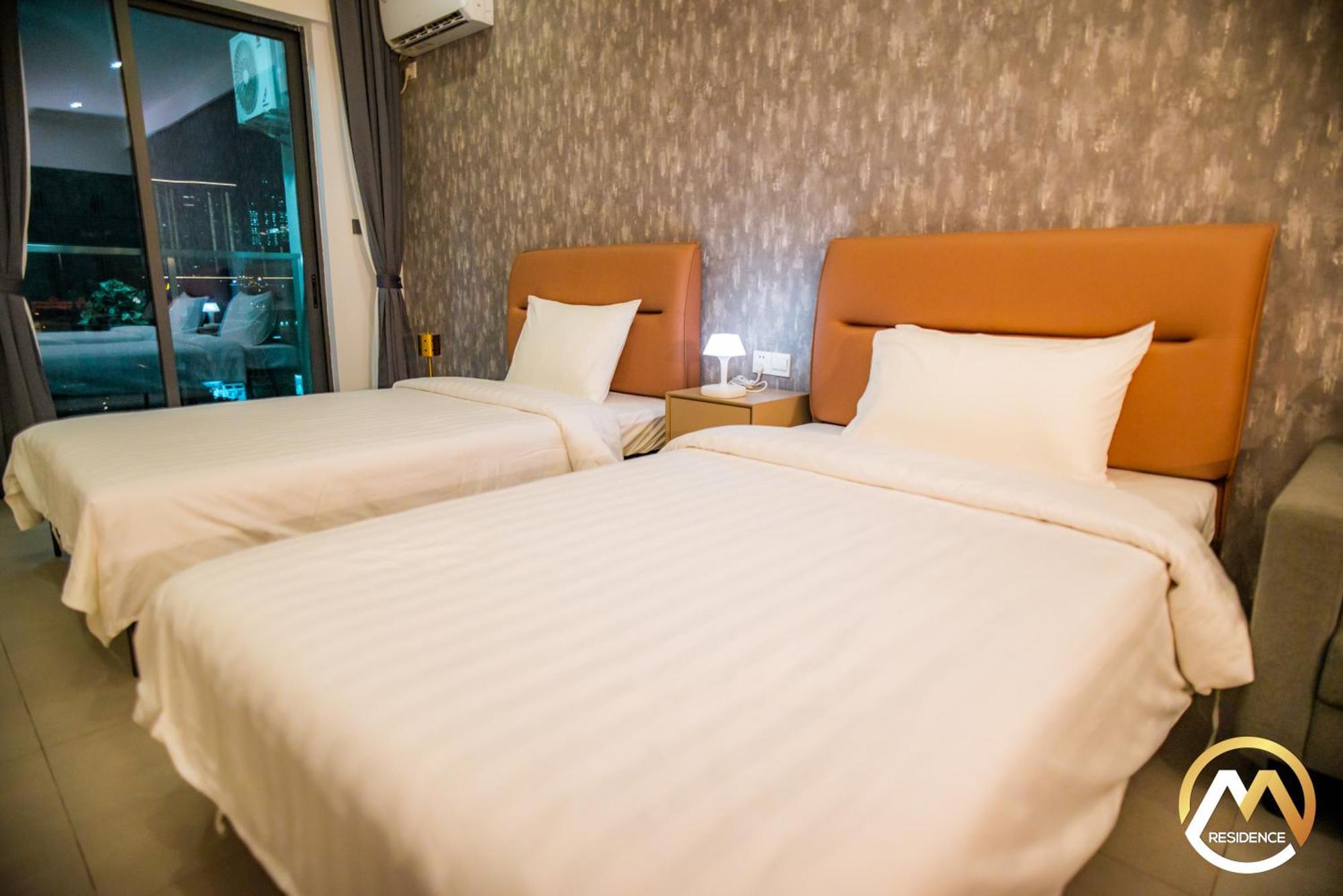 Infinity Pool Hotel Phnom Penh Down To 24 Usd In M Residence Екстериор снимка