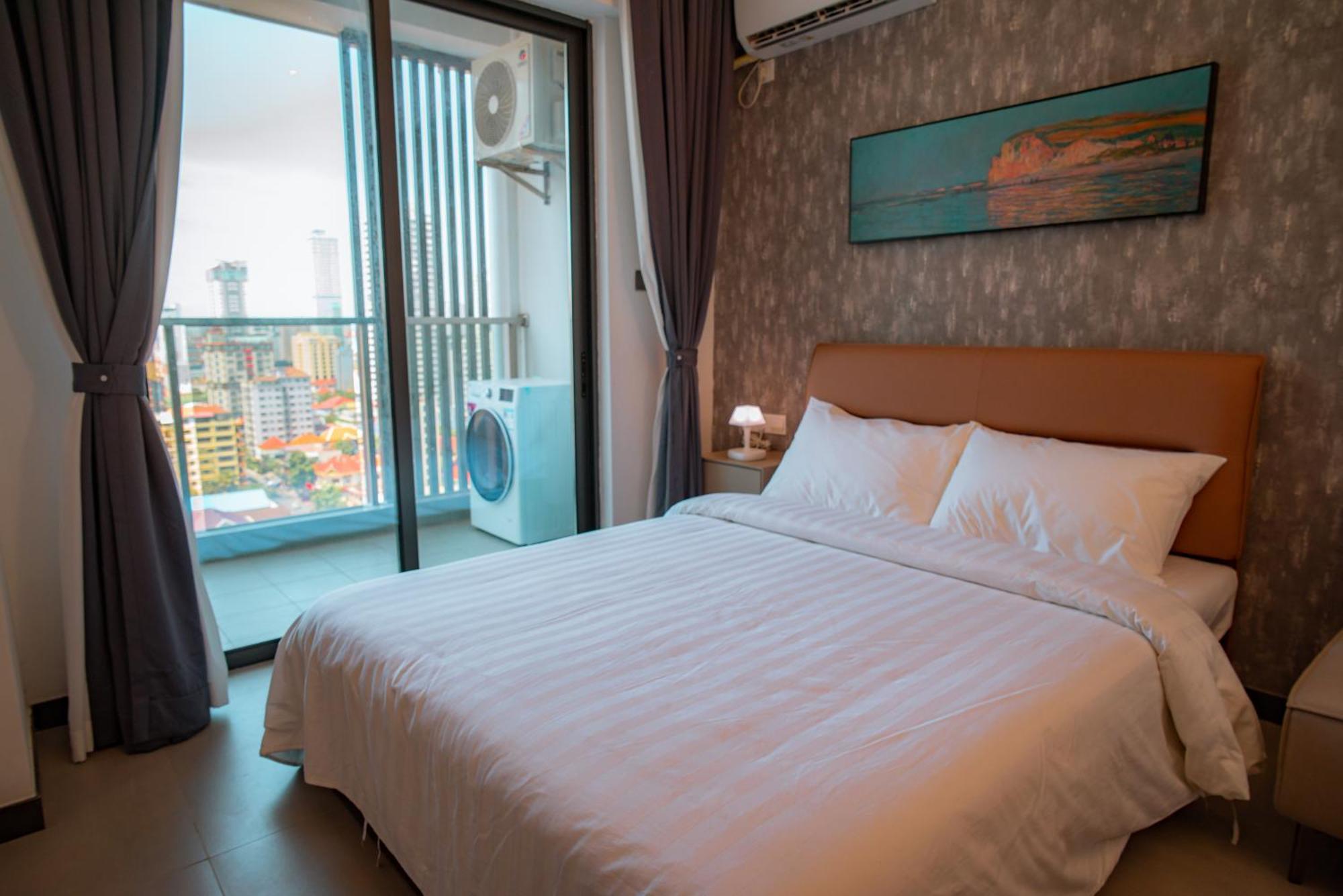 Infinity Pool Hotel Phnom Penh Down To 24 Usd In M Residence Екстериор снимка